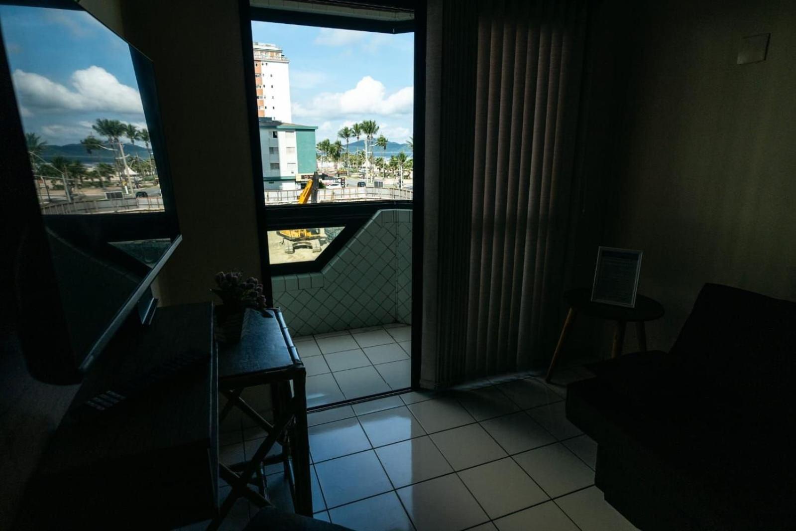 Beachfront Tupi: Ocean View with High-Speed Wi-Fi & Free Parking Praia Grande  Exterior photo